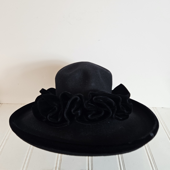 Vintage Saks Fifth Avenue Black Wool Hat Women’s Italy Velvet Band Trim main image 9